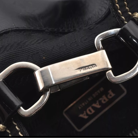 PRADA Black Vintage Nylon Tessuto Enamel Shoulder Tote Bag | Preloved 🖤🖤 - Picture 14 of 16